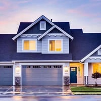 دار للبيع • الرميثه حي الحسين • شارع تجاري