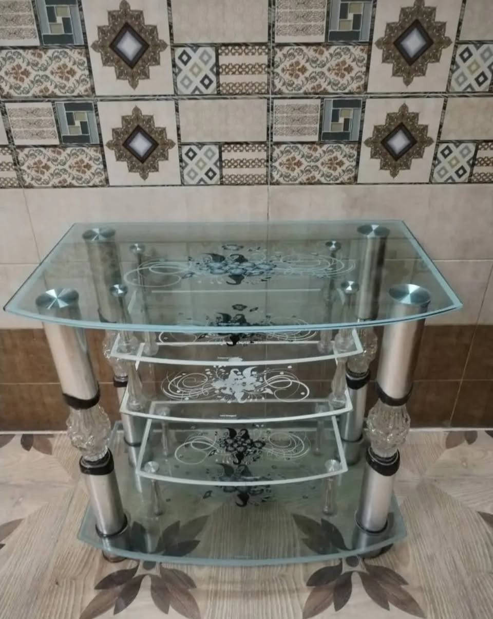 عربانه معوقين للبيع ((  سعر 15 بيها مجال ))  ميز للبيع نضيف ((  سعر 12 بيها مجال )) الشراي يتصل *********** مكاني كركوك
