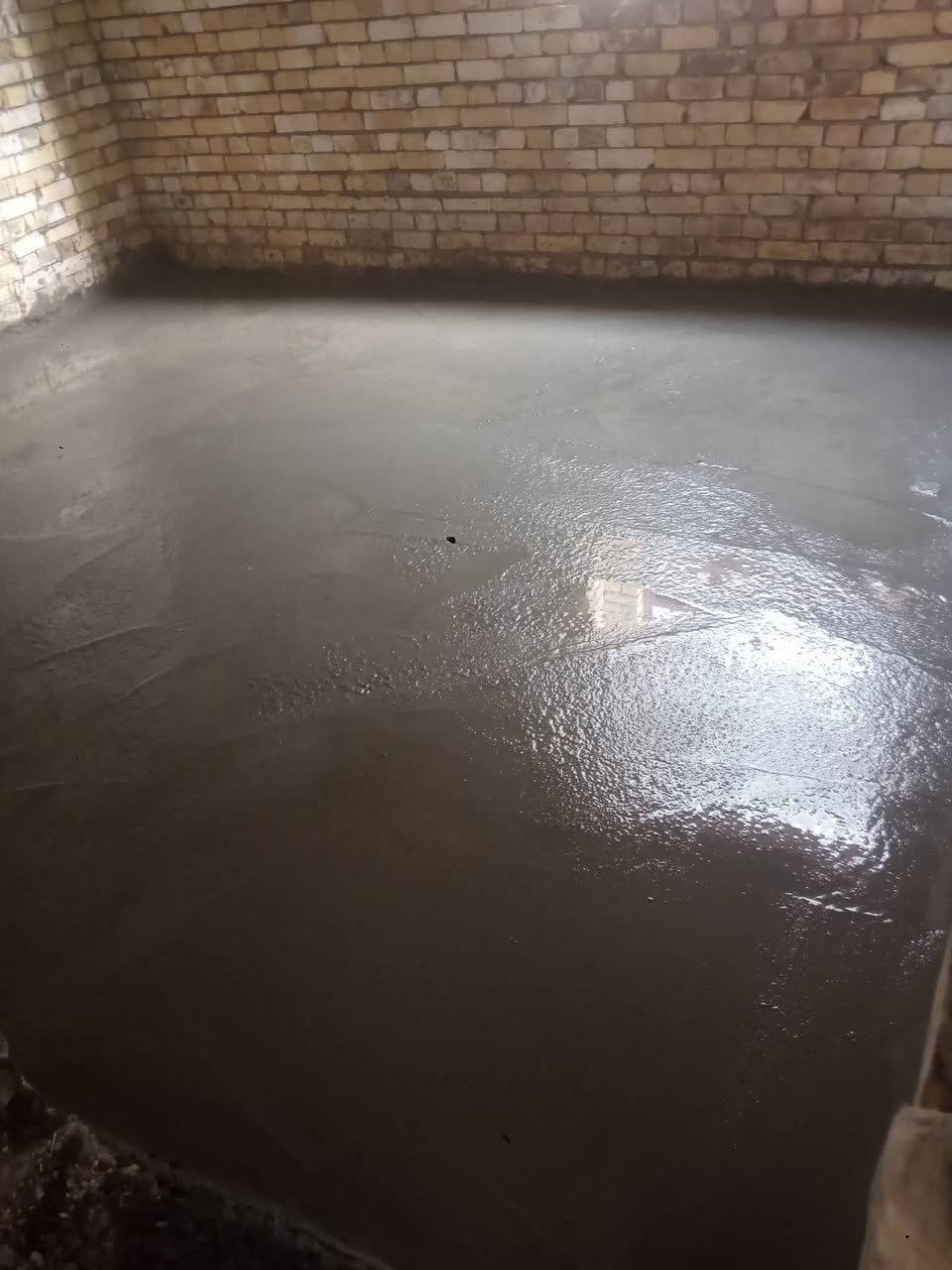 قفاز حدل ارضيات واخراج التراب الزائد من البيت وتنظيفه وفرش سبيس وحدله وصب ارضيه  للأستفسار الأتصال على الرقم *********** بيه واتساب
