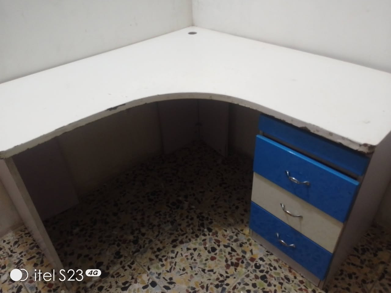 ميز مكتبي مال دراسه للبيع


**إذا كنت صاحب هذا الإعلان وتريد حذفه لأي سبب، رجاءا أرسل رسالة إلى الدعم الفني**