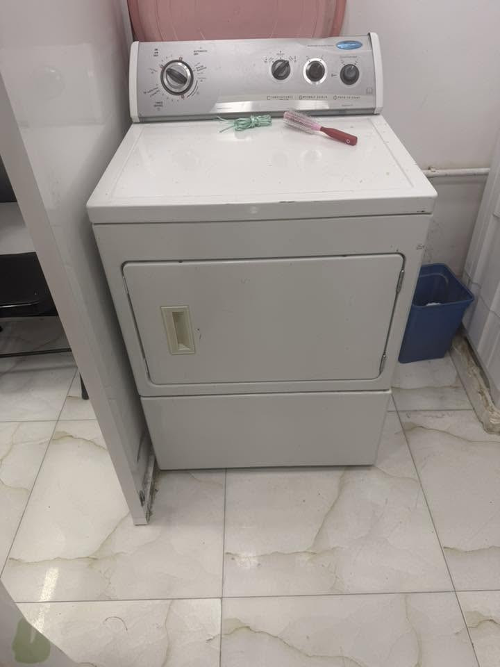 مرحبا متوفر عندي اغراض لوندري كامل تكدر تجهزه وتفتحه بنفس اليوم وكلهن جدد اذا تحب بالبصره موجودات مع ستانات ونايلون وتعلاكات  حتى تاسيسات الماء
المراسله رسالة ع وات ساب فقط ***********
