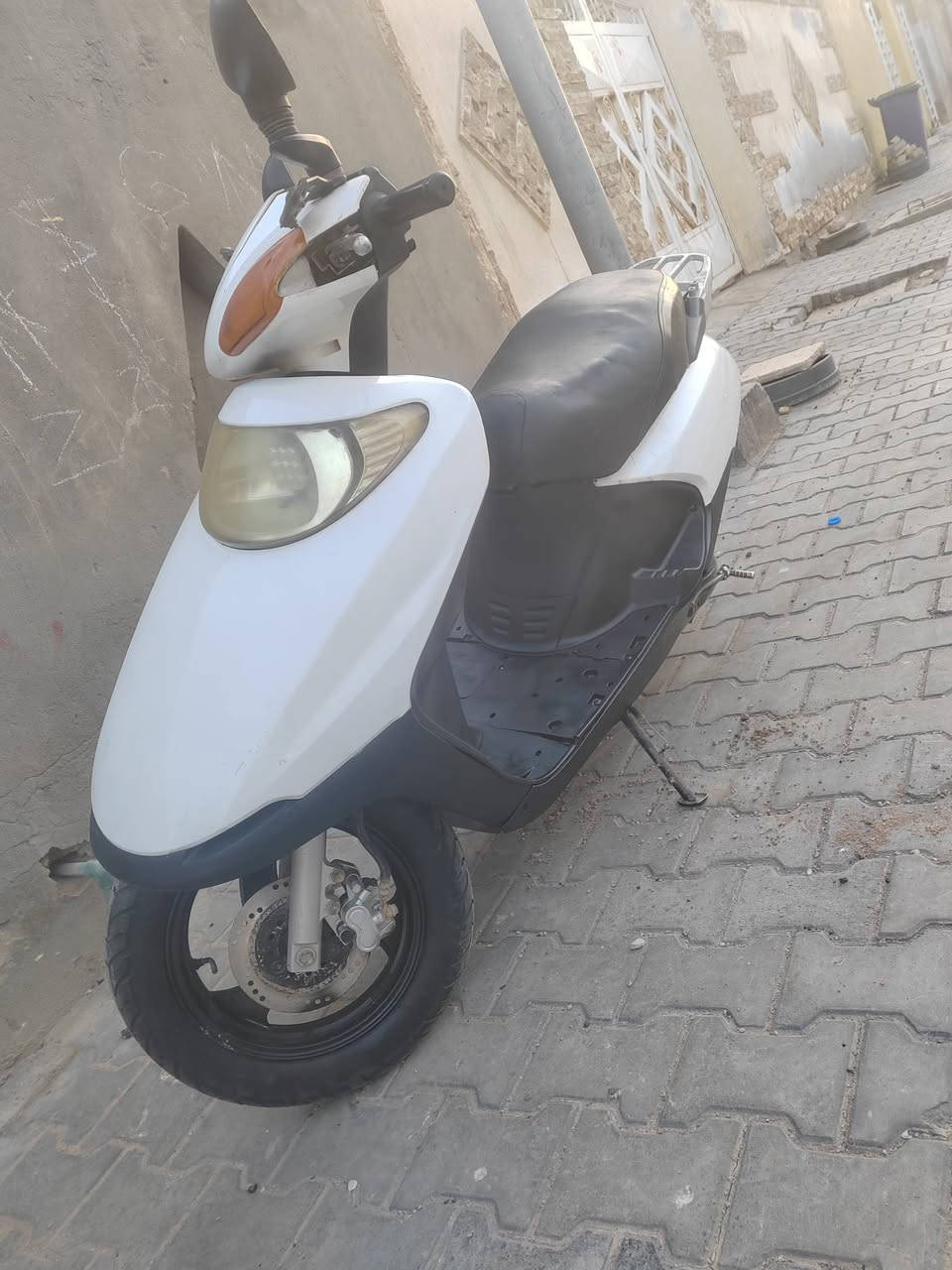 سلام عليكم سبيسي ماليزي ليوم طفت وماعرف شبيه الله شاهد ليوم جنت بيه بل سوك ورجعت بيه دراجه سعره ٣٥٠ وبيه مجال دراجه مرتبه وسلف وهندر قفل ستيرن هم يشتغل بس طفت ليوم وريد ابيعه الي تفيده يراسلني اي ستفسار اتصل على *********** او راسني واتساب عنوان زين لقوس شارع لمله مهند ابو عباس
