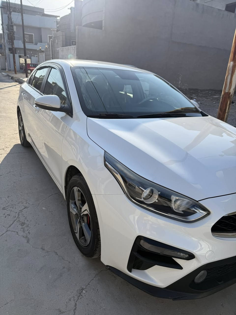 سلام عليكم من رخصة الادمن 
كيا سيراتو موديل ٢٠١٩ للبيع محرك ١٦ دوش بدون قطره صبغ مواصفات ويل كروم مرايا شفط كير محرك تبريد كهربائيات كلها شرط السياره باسمي ماشي ٩٥ الف قابل للزياده السعر ١٦٠ الشراي يتصل ***********
