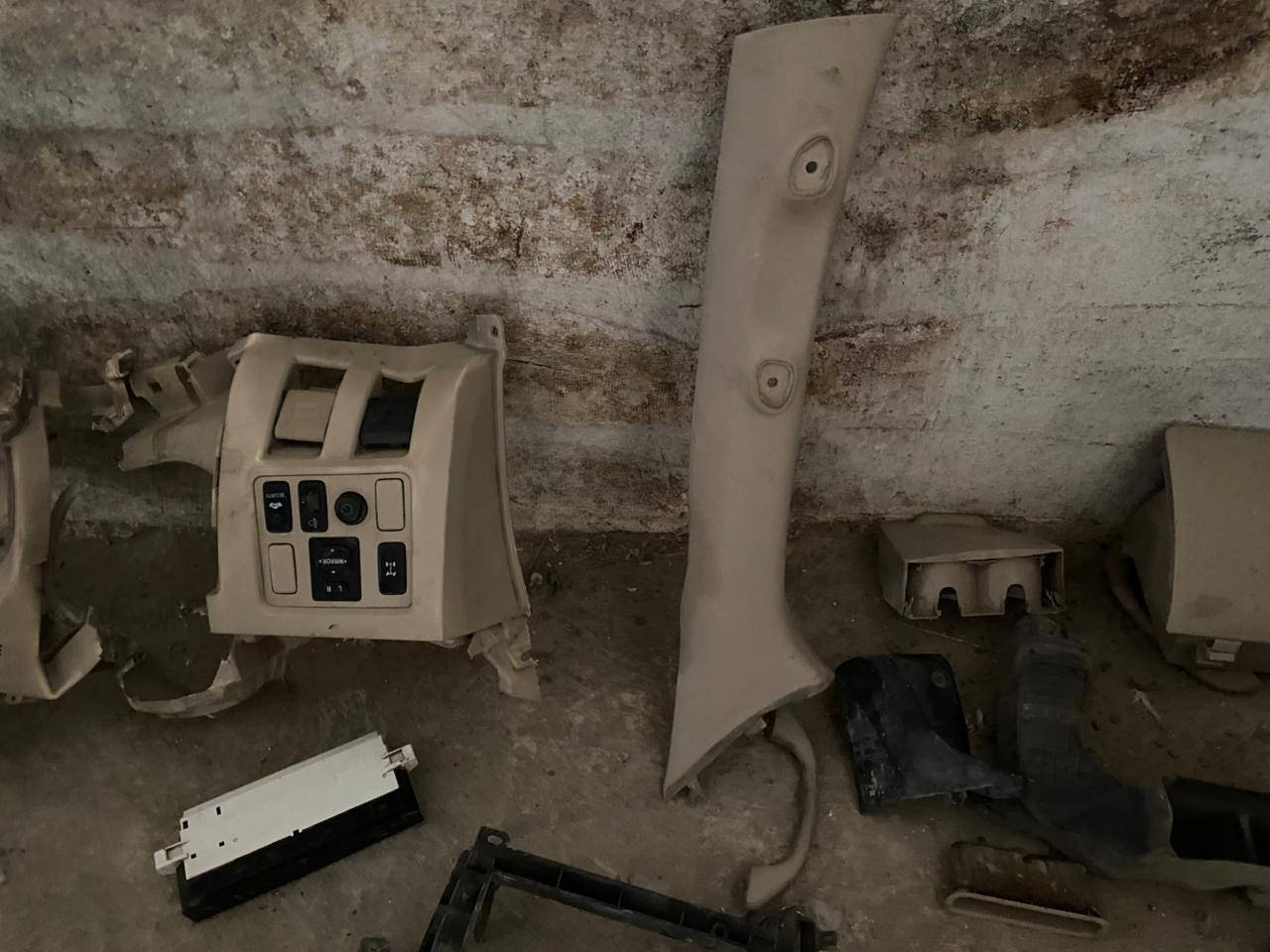 يوجد دوات فور چنر تفصيخ كله اصلي
حداديه عامه 
***********
مشط ستيرن
دبلات امامي وخلفي
خزان بانزين مع قواعده كامل 
صالنصه
قاعدة فيوزات
جنطة  الخلفيه كامله
جكات جنطه
جام بوب 
جام صفحه
سبايدرات قماره
بند 
ماكورات جام لجميع بوب الفور جنر
ملوي عدد زوج 
كشنات عدد 7 مال فور جنر 
منظومت تبريد من الدعامية الاماميه إلى الخلف كامله
دشبول
ويل كب بلادي زوج مع التايرات 
أكسن امامي كامل
زوج لايتات 
بگلايت زوج
عنبار بريك
جوزة سويچ
دبلات
تنته قماره
دوشمة ارضيه بلاديه 
ضفيره كهربائية من الطول للطول
