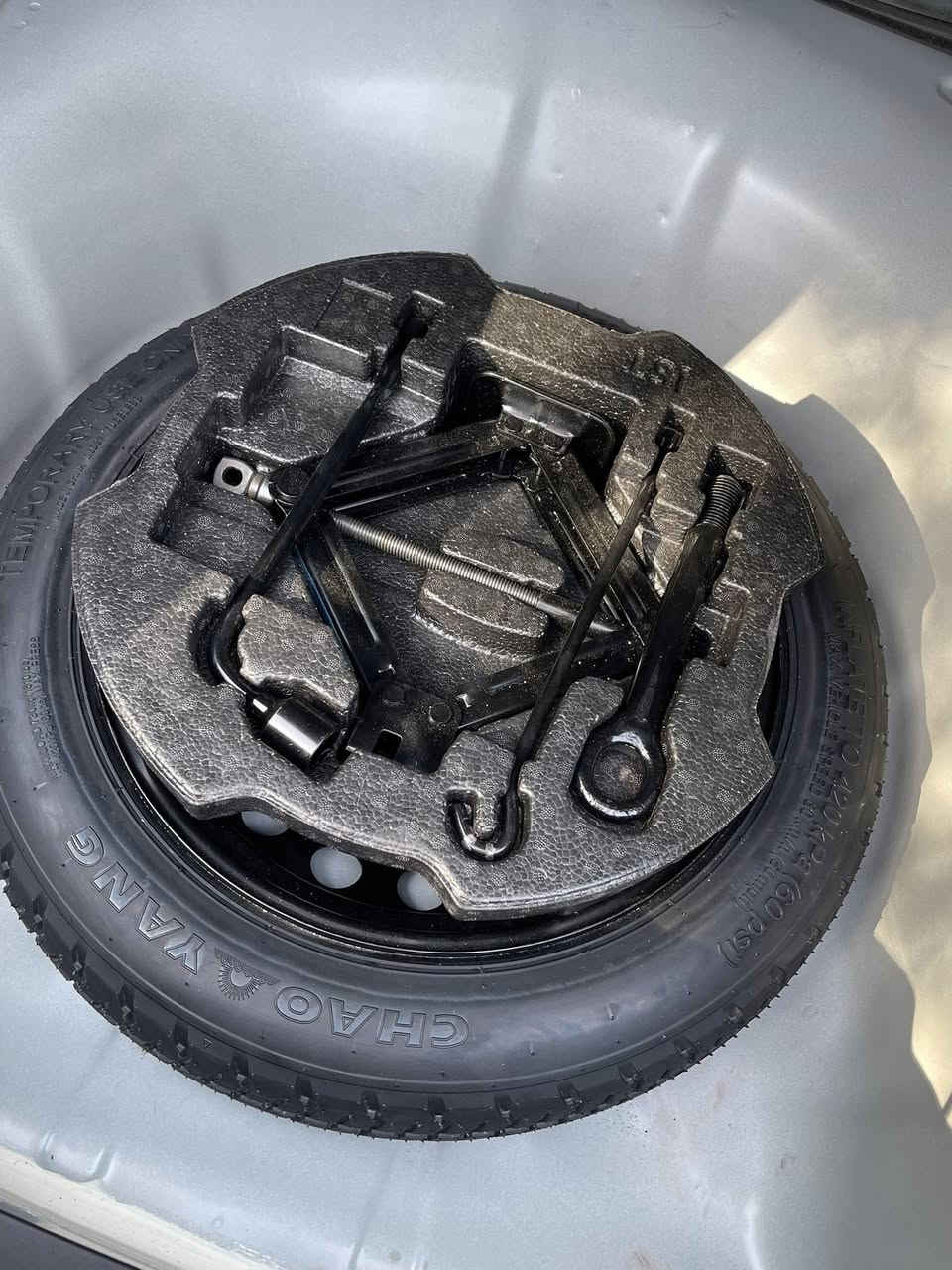 سلام وعليكم 
النتراااا  
موديل ٢٠٢٥
فول مواصفات 
كفاله عامه 
رقم اربيل تحويل ثاني يوم 
باسمي السياره 
سلايد 
حساسا اميايه خليفه 
كامره خلفيه 
هندبريك دكمه  
اوتو هولد 
٤ انطمه قياده 
يكو 
كانفورت
سبورت 
سمارت 
 مانع انزلاق 
حساس  تاير 
مري كهرباء 
تحكم سترين جهتين 
سلايد 

ماشيه السياره ١٨ الف  بحاله زيرو 
سياره جديده 
العنوان بغداد العامريه 
السعر ١٤٩ ورقه 
الهاتف  ***********
