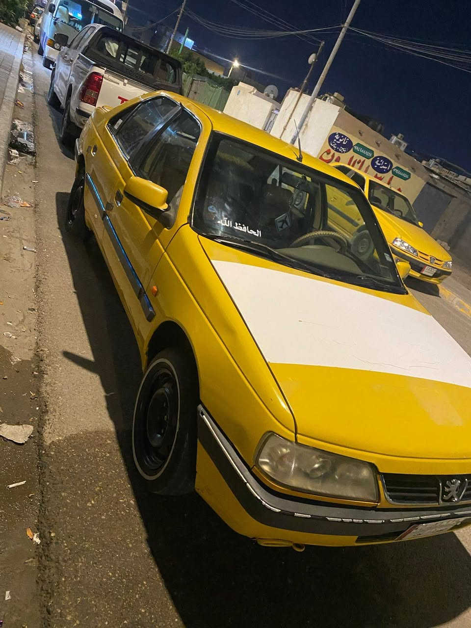 من رخصة الادمي بيجو 405مديل 16 رقم بصره السنويه مخلصه صالها سنتين والمكينه خيط تبخير السعر 35 رقم النقال ***********
