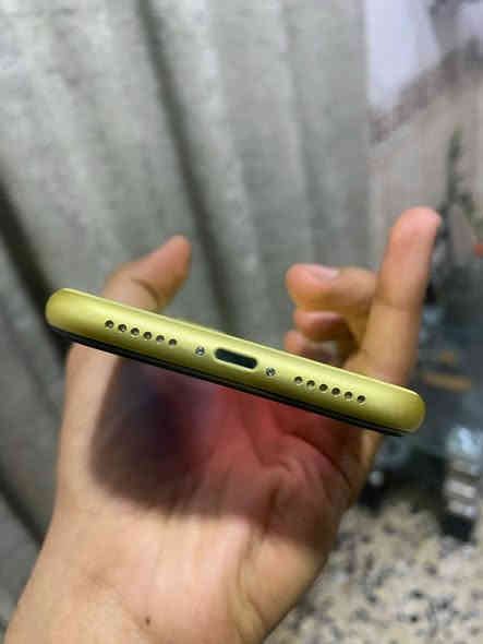 للبيع ايفون11كامرتين السعر230وبي مجال مستبدل شاشه اصليه3خيارات وبطاريته100مبدله وكاله الجهاز نضيف كلش ذاكره128 الجهاز وحده بدون غراض ولا كارتونه مكاني كوفه حي ميسان ***********
