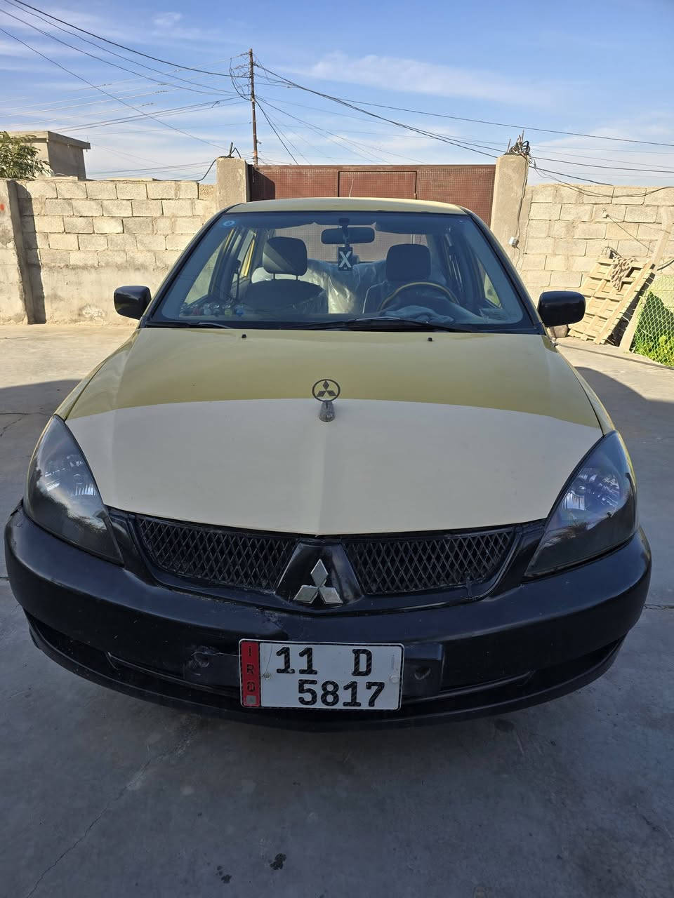 سلام عليكم سياره لانسر 2010 مكينه وكير وحدايه مكفولاات سياره بسمي تحويل مباشر السعر 70 وبيها مجال مكاني بغداد تقاطع النهروان الشراي يتصل رقم صاحب السياره ***********
