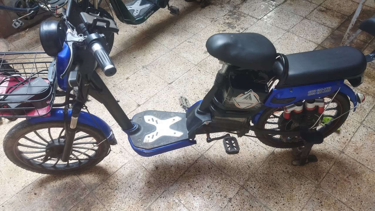 اعادة النشر بسبب الوعود الكاذبة دراجة للبيع سعر 120 يحتاجلها تبديل باتري واحد بس والباقي كلو شغال شرط مكاني موصل ايسر***********
