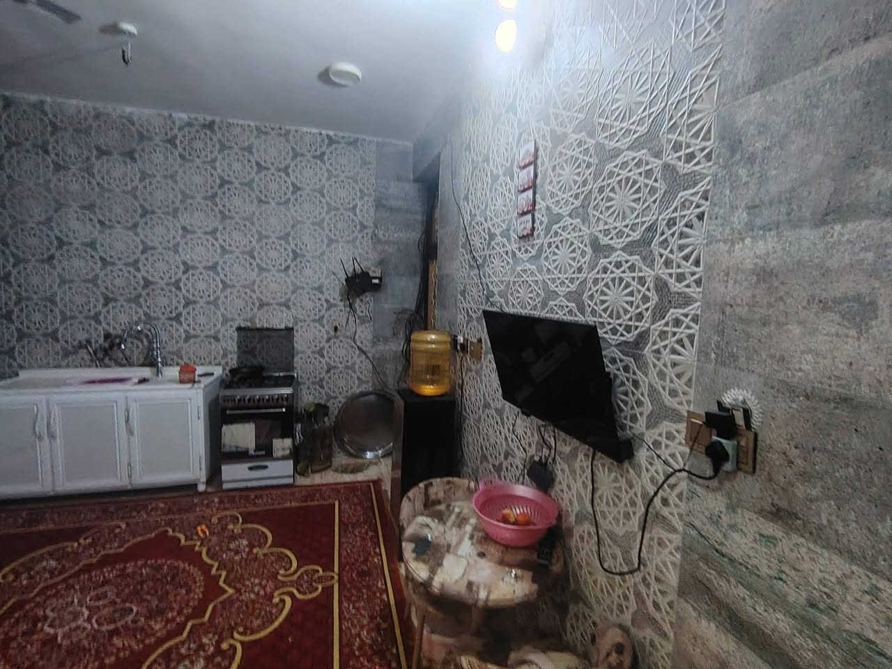 السلام عليكم يعلن مكتب علي الجاروش للعقارات عن وجود دار للبيع للبيع
📌دار طابو زراعي سند25 تحويل مباشر باسم المشتري 
📌مساحه ١٤٠م
📌موقع حي معلمين شارع محمد الجواد
📌يحتوي عل غرف عدد ١
📌صاله 
📌استقبال 
📌مطبخ
📌مجمعات صحيه عدد ٢ 
📌كراج 
📌حديقه
📌طابوق مسلح 
📌عل تبليط مباشر
📌الدار غير مسكون
📌السعر ٦٥ بي مجال 
💥للأستفسار مراجعه مكتب علي الجاروش حي معلمين قرب جامع محمد الجواد قرب قاعه الماستر ***********
