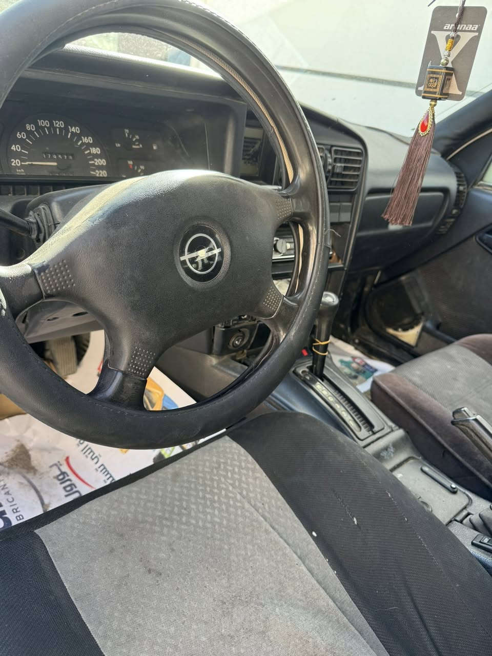 السلام عليكم
اوبل 92

مكينه 2400

جاهزه كير ومحرك خير من الله السياره جاهزه من كلشي

كهربائيات كلها شغاله

مابيها خياس بيها بس صبغ شويه بالتكم 
رقم كركوك مشروع وطني 
مكاني الدوره 

***********
