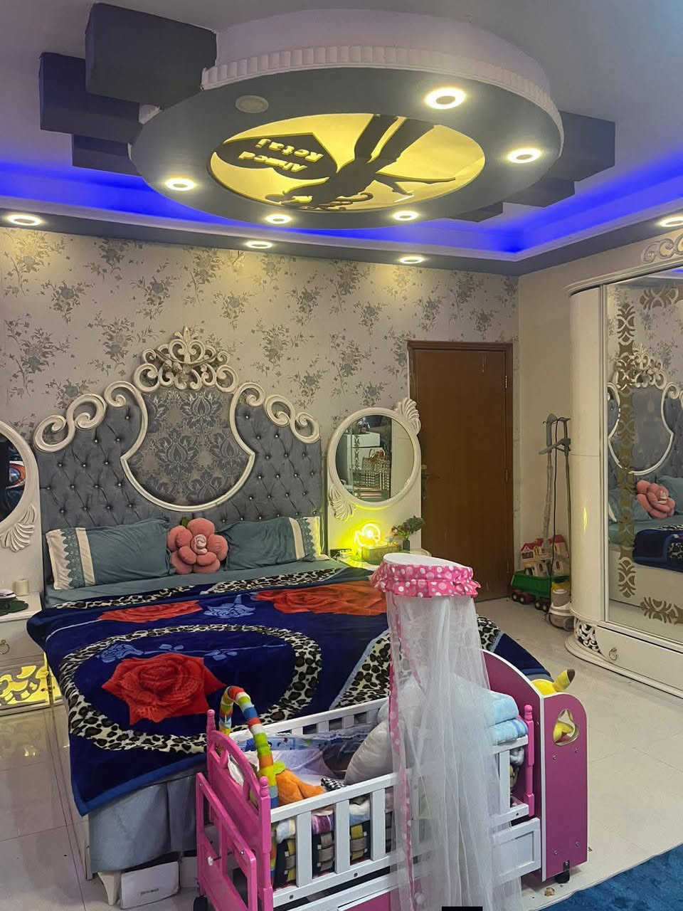 للبيع طابو زراعي سند 25
المساحه الكليه 220 
واجهه 11 نزال 22 
الموقع خلف المحكمه الجديده خلف مطاعم الجمجمه 
البيت طابقين يحتوي على ثلاث غرف نوم وصاله ومطبخ وصحيات وهول عدد ثنين 
سعره مناسب بيع مستعجل 
للاستفسار ***********
