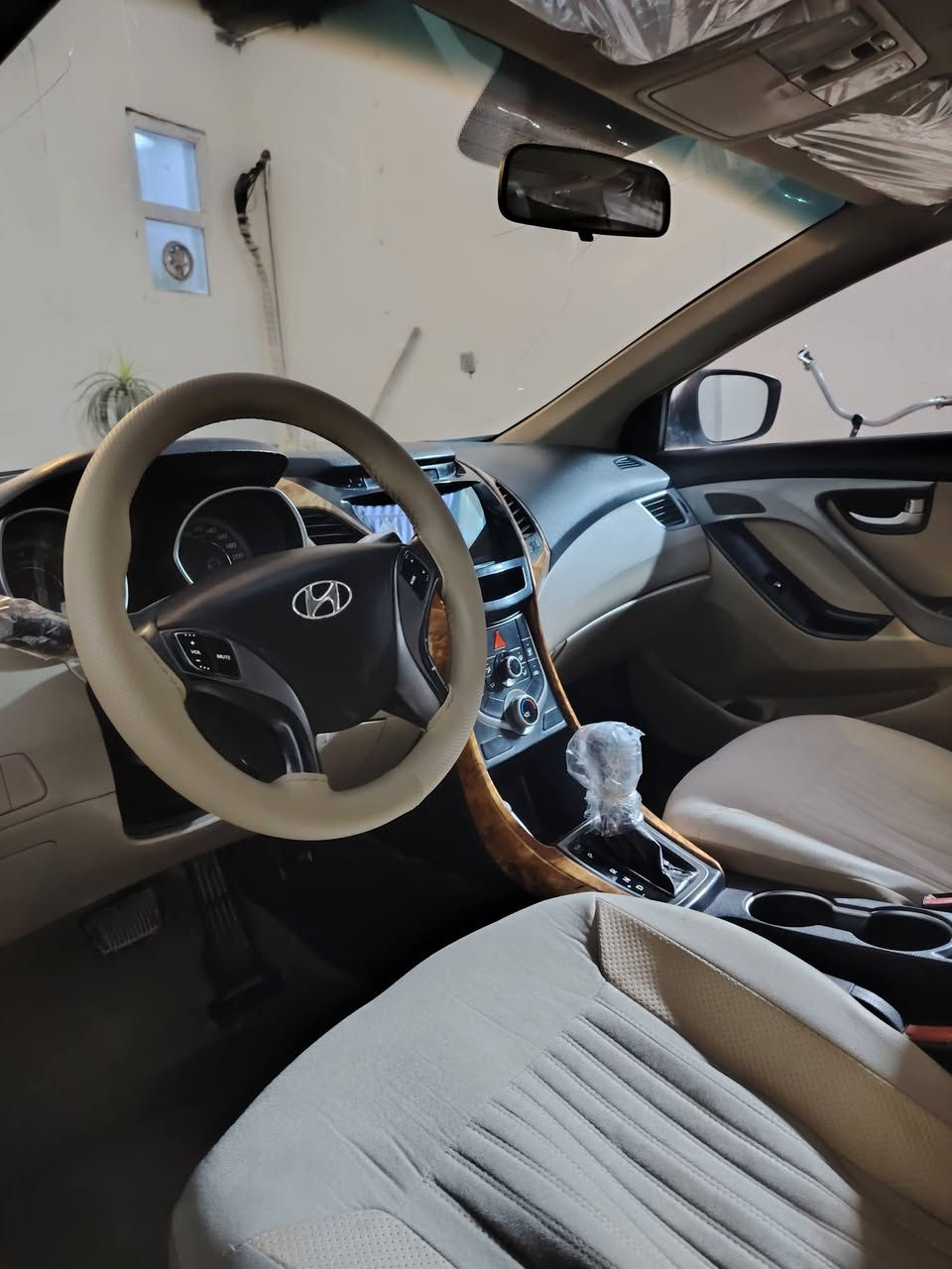 رقم قادسية
 بانوراما
شاشة
 تحكم بالاستيرن
 حدادية جديدة وكالة
 تخم  تاير جديد
بيها ربع بنيد صبغ
وشبر بالجاملغ أمامي جهة العبري
وهلال بالجاملغ الخلفي
السعر ١٢٠ وبيها مجال
الاستفسار الإتصال على الرقم ***********
