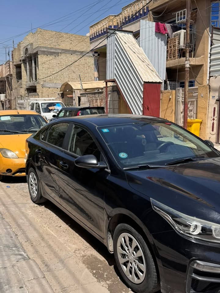 السلام عليكم
سيارة سيراتو 2020 بأسمي
محرك 1600
مكفولة من المحرك وكير وتبريد خير من اللّٰه ضربته يم قبق البانزين شبر بالباب السيارة مناقصه اي شي
السعر 140وبيه مجال
مكان السيارة بغداد الشعله
رقم الهاتف *********** واتساب
