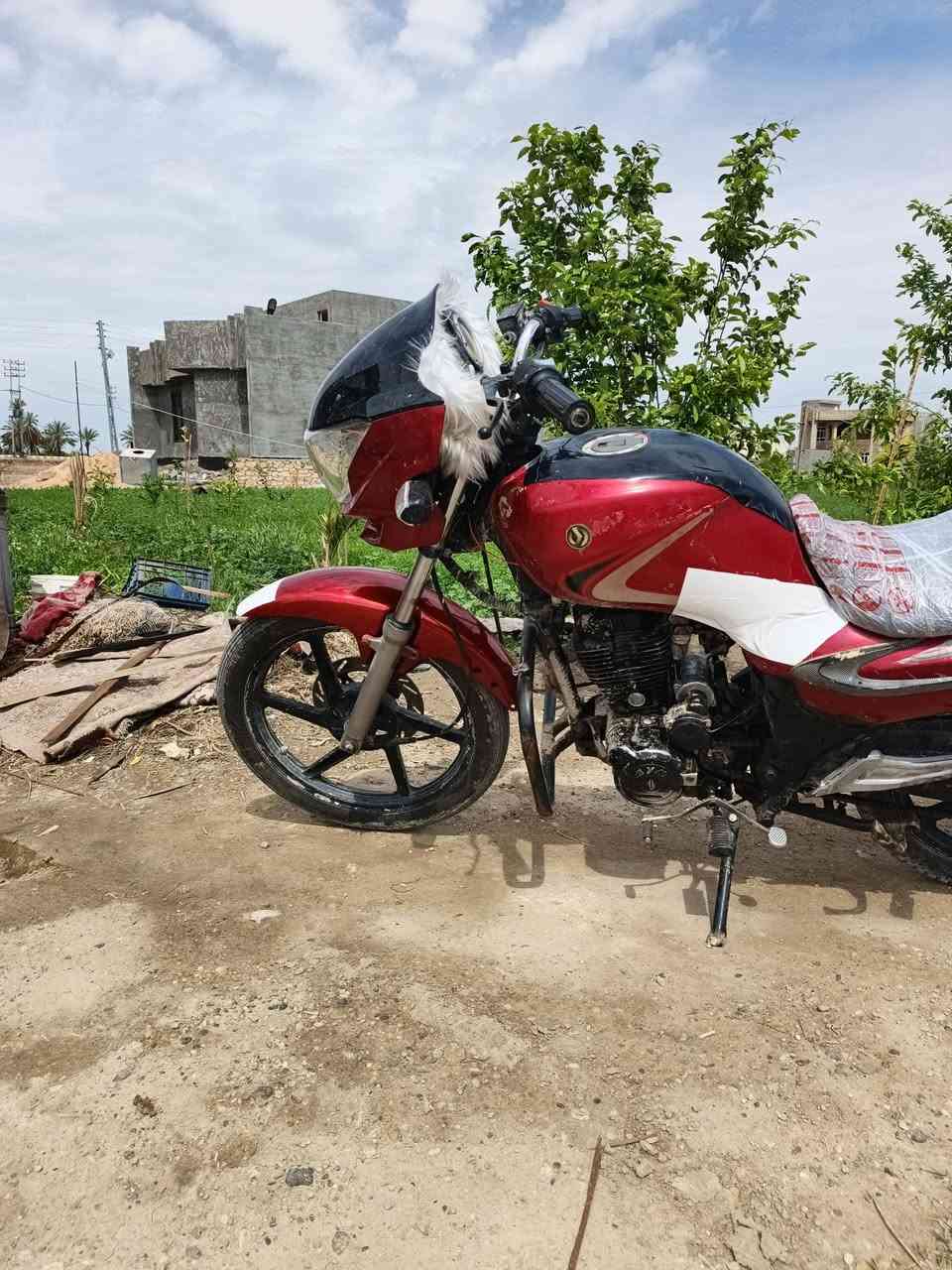 سلام عليكم ماطور سايم اكتروني للبيع موديل 15 بدون اوراق يرادله ترتيب محرك بي صوت بس نشط بلمشي واول ميشتقل يدخن شويه ويكطع وباتري ضعيف مكاني جزيره الخالديه سعره 400 وبي مجال ***********
