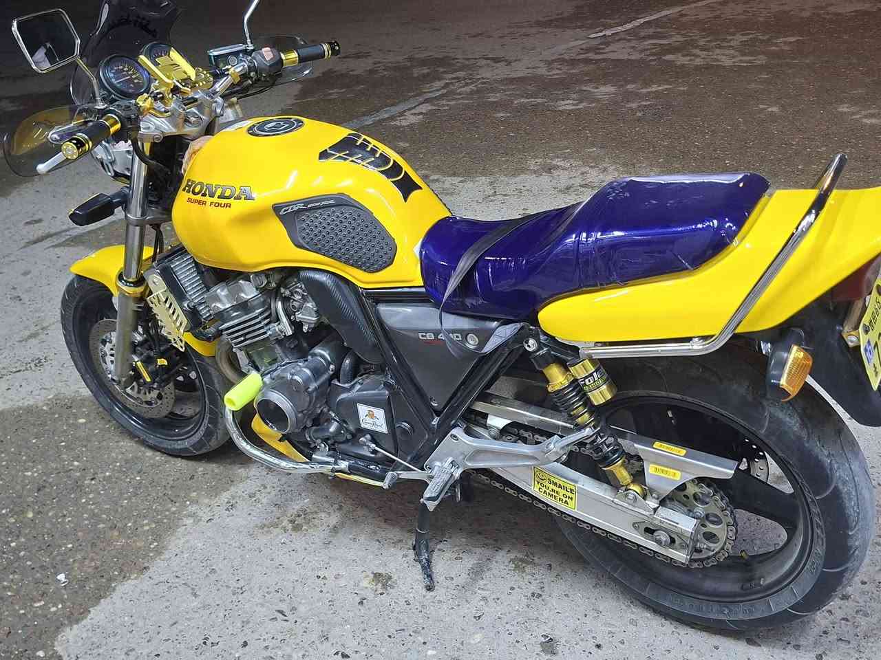 هوندة سيبي محرك 400 جيل 1 . 16 ولف . كابريتة .  المحرك مكفول برغي مو ممفتوحةكلهة بلادي مكاني الرمادي السعر خاص ***********  اخوان الي مو شراي ليتصل وشكرا
