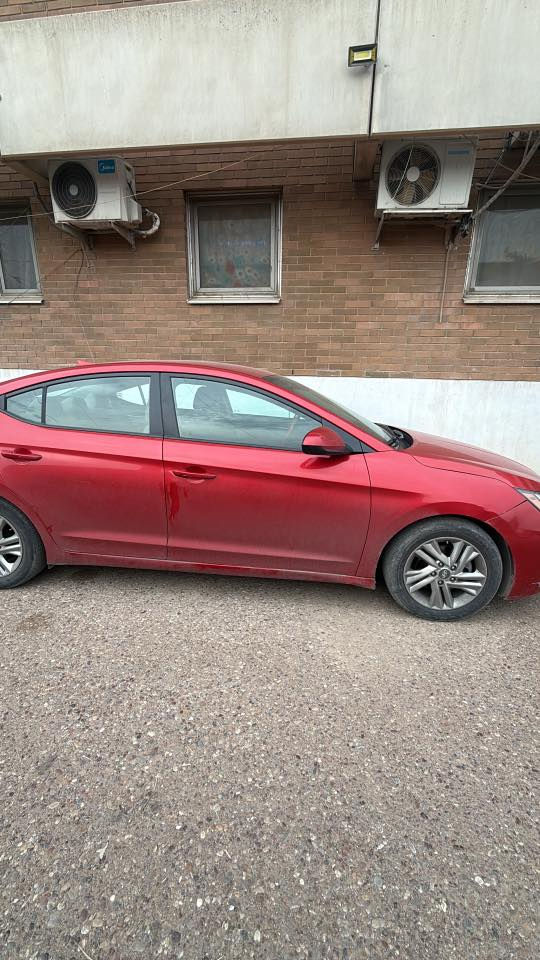 سلام عليكم.  الانترا 2020ماببها تبديل فقط تصليح بنيد+جاملغ +بارد قبق جنطة كلش بسيط ماشية55mسياره نضيفة وحلوه وبالحقيقة احلا سعرها135مجال بسيط حك الجية رقم ***********
