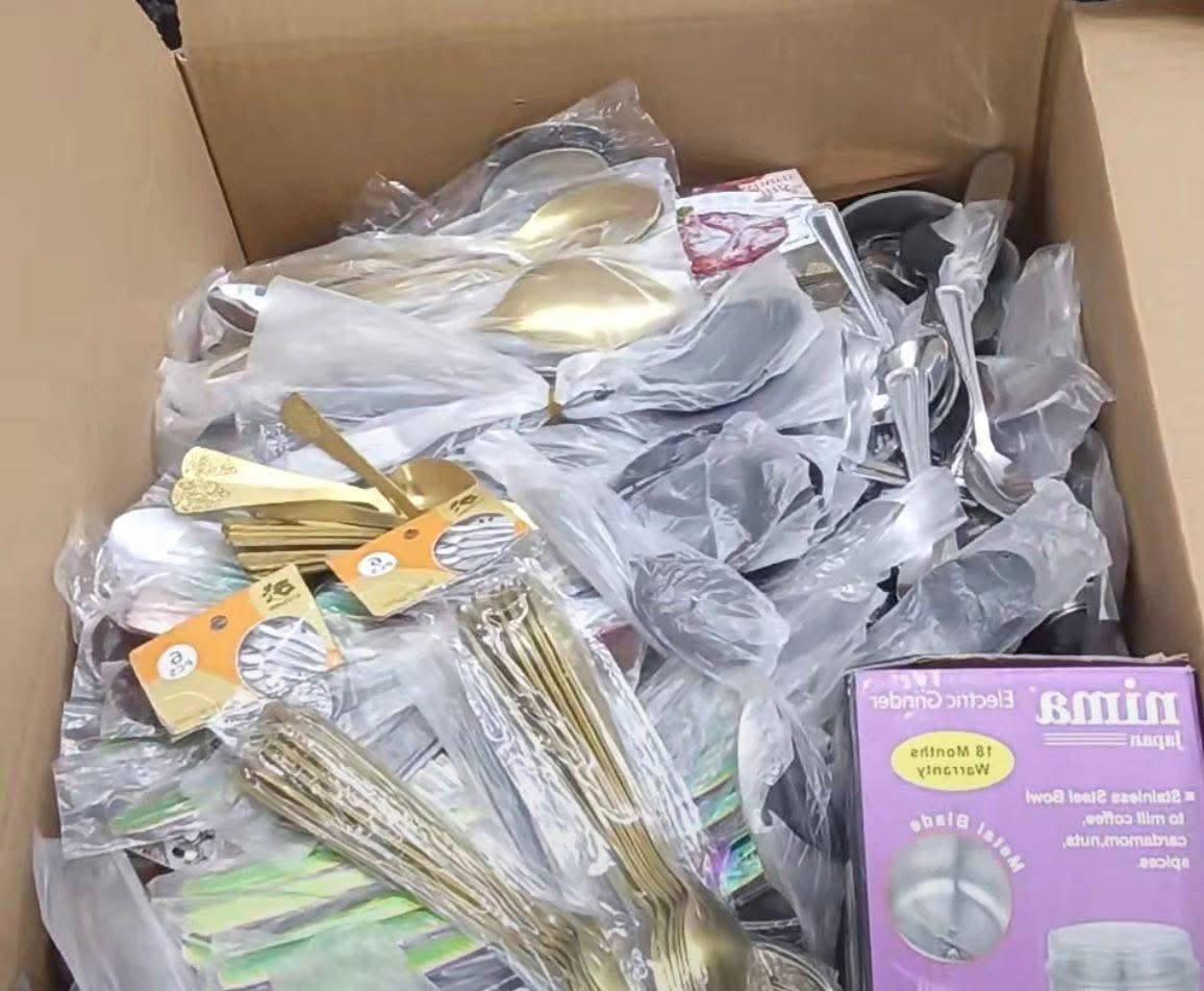 ادوات المطبخ مكس صناعه كندي مختم  كارتون ١٠ كيلو خير من الله اعداد ٢٠٠ الى ٢٥٠  قطعه سعر الكارتون ٥٥ مع توصيل


**إذا كنت صاحب هذا الإعلان وتريد حذفه لأي سبب، رجاءا أرسل رسالة إلى الدعم الفني**