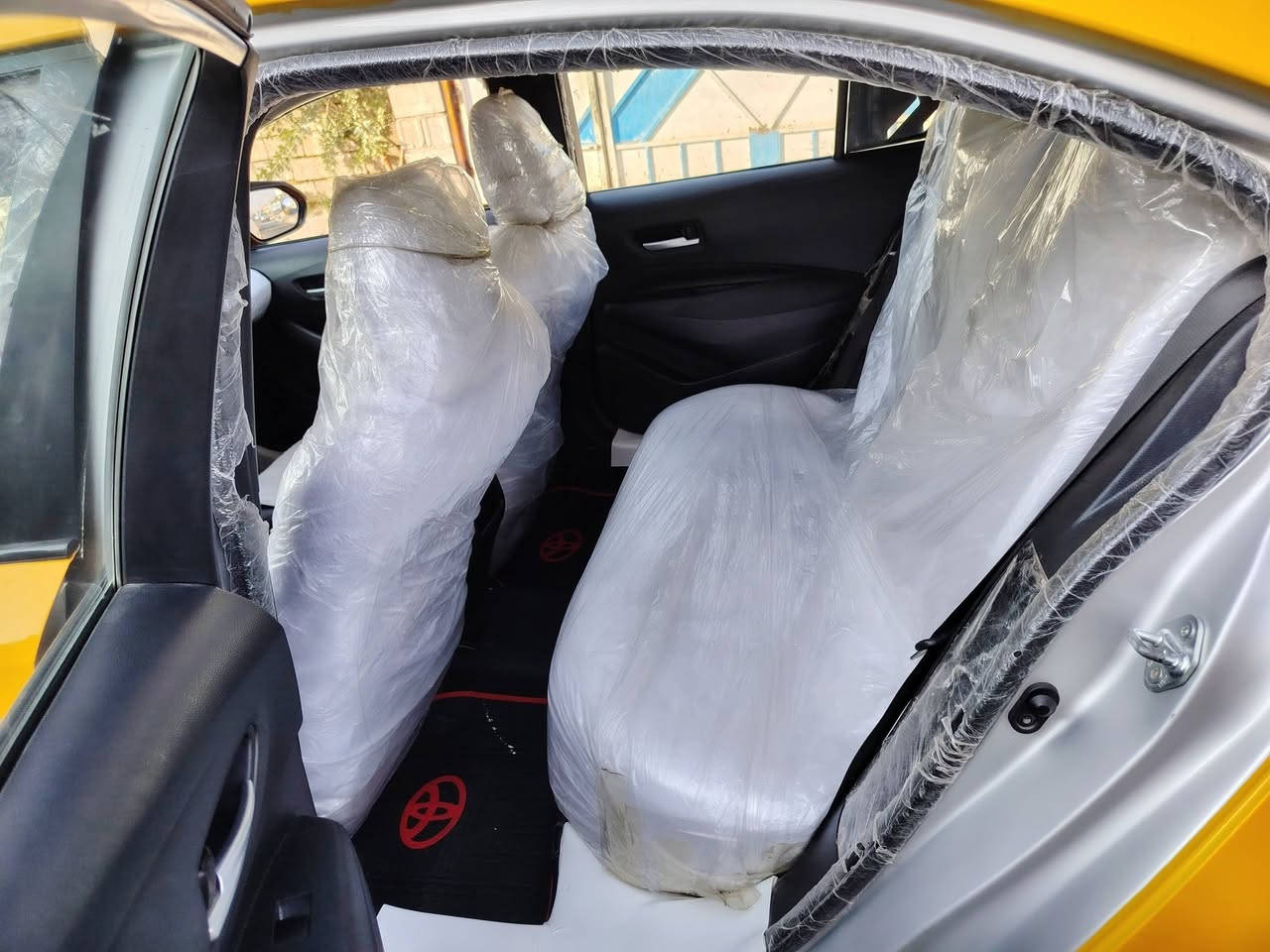 السلام عليكم بيع مستعجل كورولا  21 رقم كركوك بجم كبس شرطه التحويل سياره بدون يرباك سياره خير من الله بدون مصرف يعني قبل للشارع السعر 145 وبيها مجال شيء قليل رقم ***********
