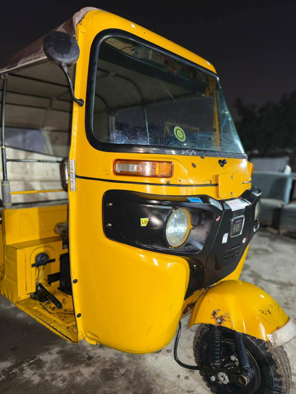 سلام عليكم تكتك 2019/12/30 مرقم لوحه وسنويه كامله كامله مكفوله من صبغ ومعجون بيه صفحه بارد بارد مكان بلديات الاستفسار ***********
