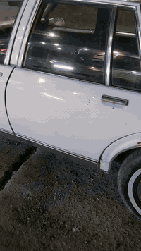 سلام عليكم
كابرس ٨٨رقم انبار بأسمي أنكليزي؟ للبيع 
كير ٧٠٠ميكانيك 
مكينه جي ام ٦سلندر كابريتر؟ 
صدر جديدتخم تاير خط ابيض 
كهربائيات شغاله 
كشنات دبل كوشه؟ ماروني 
بدون تبريد؟ ***********ابوفهد
