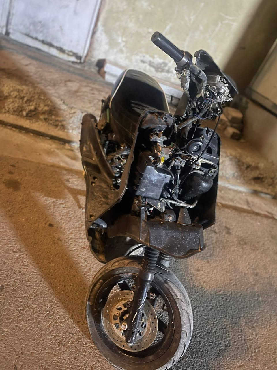 سكنس نثية شغالة كلشي مابيه كفرات خلفية ولبكلايت ولسبعة موجودة للبيع او امراوس بكاني بغداد حي للقاهرة ***********
