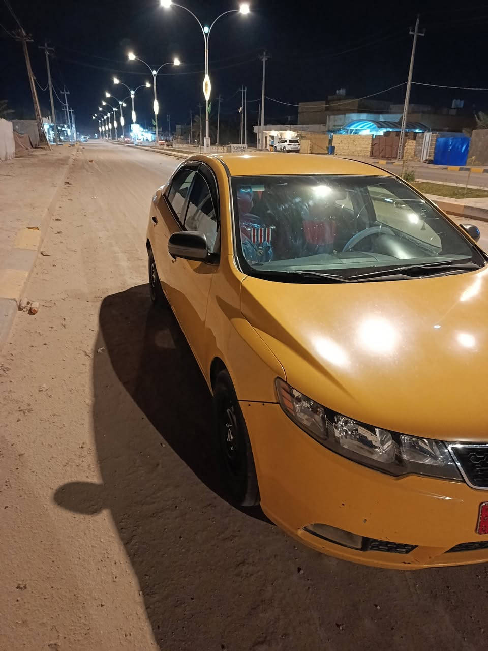 السلام عليكم كيه فورتي مديل 2012 سياره بسمي  نضافه السياره مثل ماواضح بصور  بيهه خيط تبخير سعر السياره 85وبيها مجال قليل مكان السياره ذي قار مركز انتصل عل رقم👈🏿***********مو تراسني خاص ما جاوب
