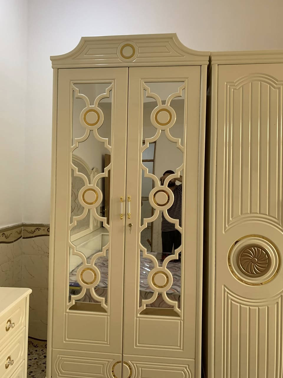 #معرض الورود💐
من اعمال الطبقه الاقتصاديه🫶
موديل نجمه🍂🧭
موديل من ضم التصاميم التركيه بعمل ايادي عراقيه 🇮🇶عالية الجوده شغل الوجه ١٢ملم🤏 الداخل صاج طبيعي الضهر جرجوبه براغي لسهولة الفتح والشد 

السعر :مليونين فقط!! مع الشد والنقل 🚛🚛مجاني لبابل والمحافظات المجاوره

العنوان🍂
الحله شارع ابو القاسم مجاور ابو القاسم

للأستفسار مراسلة الصفحة 📩
او الاتصال ☎️ ☎️
(*********** )

يتوفر  Viber / 
‏WhatsApp
