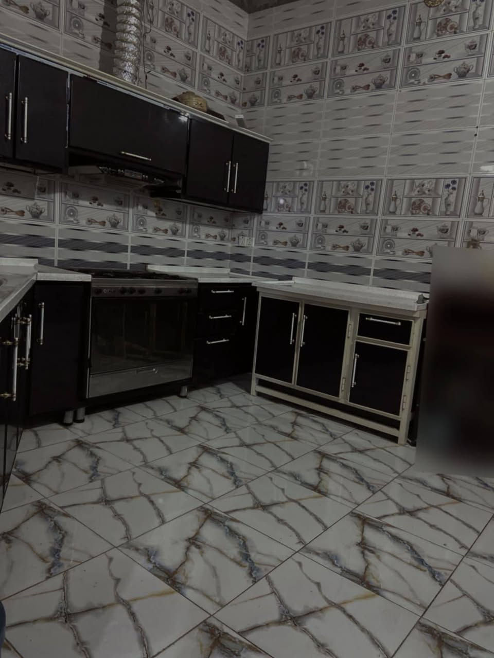 💢السلام عليكم
☘️ع بركـــــــــــــــــــــة الله 

🏦دار سكـــــــــــــن للبيع طابوو صرف 

📌الموقع:- حي الزهراء مباشر ع شارع 20

📐المساحه:- 150م ركن ع شارعين

☘️محتوياته:- طابقين كونكريت مسلح 

✅غرف نوم عدد 3

✅صالتين 

✅مطبخ 

✅استقبال 

✅صحيات 

✅طارمه صغيره 

💵السعر:- 135 قابل للتفاوض 

ـــــــــــــــــــــــــــــــــــــــــــــــــــــــــــــــــــ

#للاستفسار اكثر:- خاص او واتساب 

***********

***********

#مراجعـــــــة مكتب دبي للعقار والمقاولات العامه 

#عنوان المكتب سايدين الجمهوري مقابل مدرسة القدس
