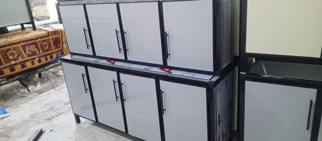 سلام عليكم ورحمة الله وبركاته كاونترات مترين ومترين ونص سعر جملةمفرد انه اليوم اريد ابيع جو سوك  خاص رقم الهاتف *********** مكاني ناصريه حي فداء شارع مدارس
