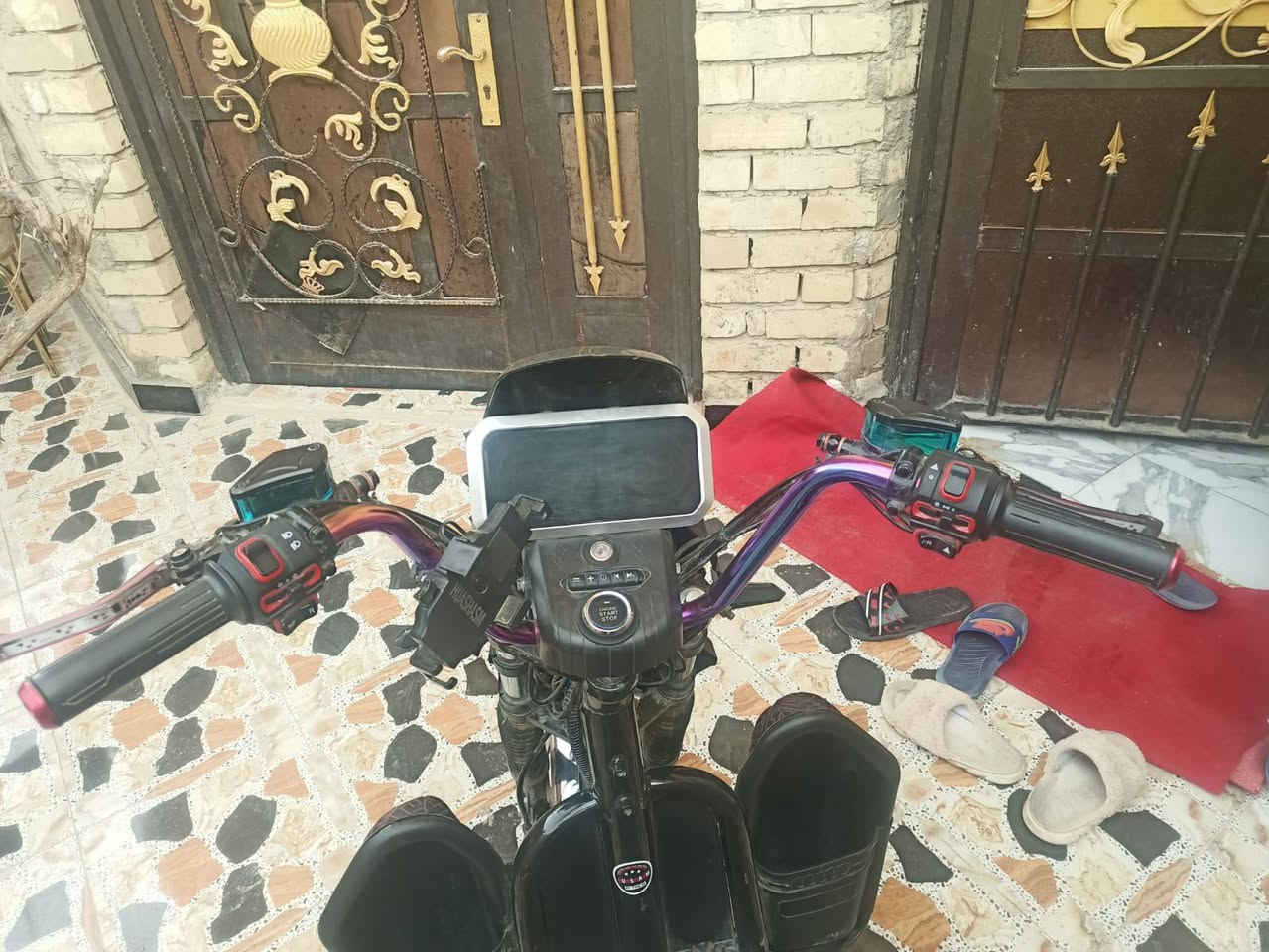 سلام عليكم مو طور شحن البيع موديل 2026 بطاريات عل فحص كامل السعر 700 أو بي مجال التصال ***********///***********
