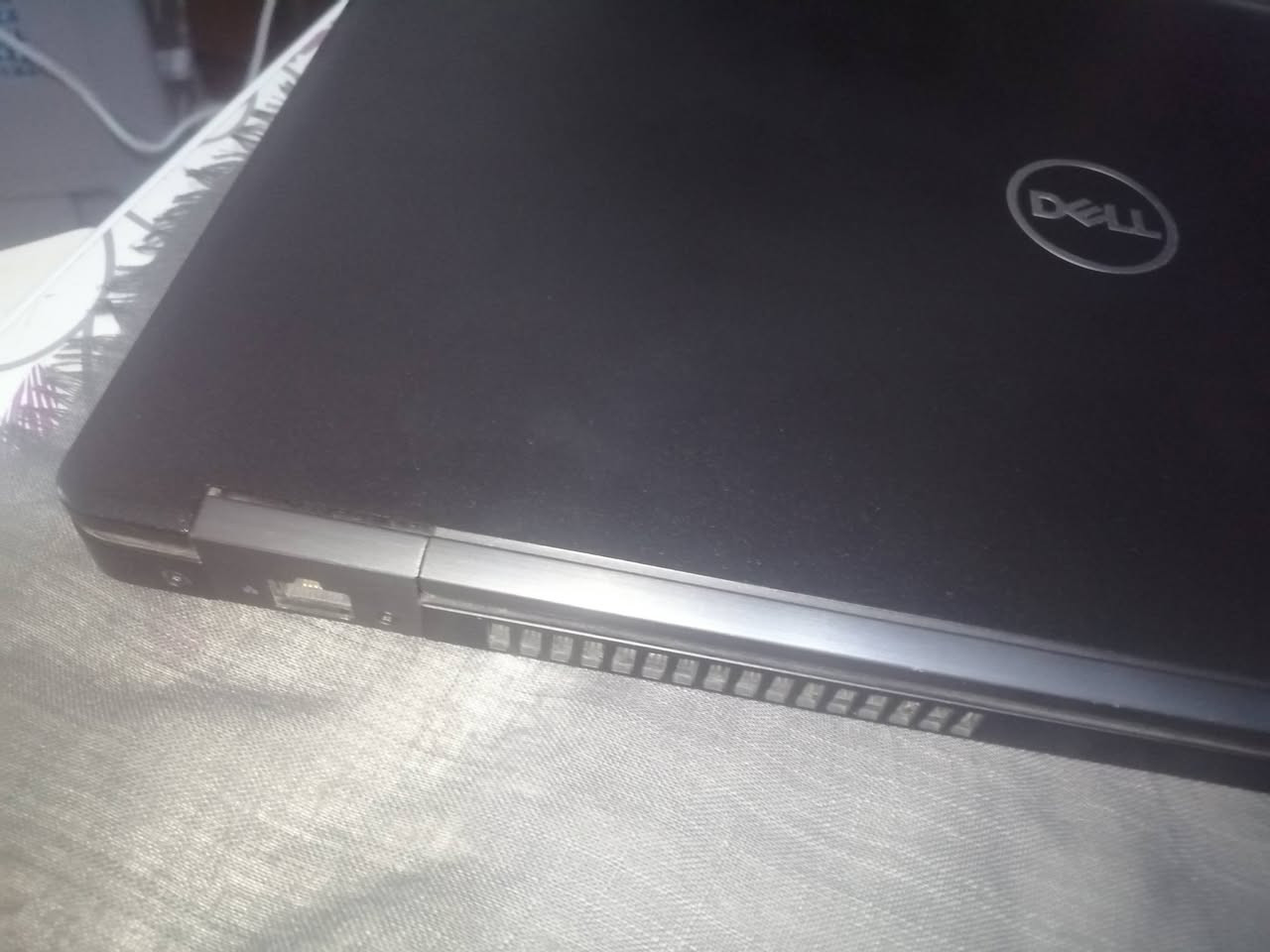 السلام عليكم
لابتوب  dell latitude 559‪0.     للبيع
مواصفاتة. Intel cori5 gen 7 الجيل السابع /المساحة 256‪ssd / 
رام 8 كيكة. كارت الشاشة انتل  4 كيكة داخلي. 
شاشة  قياس 15.6 full HD.  تشغلك دقة 2k 
كيبورد ضوئي. منافذ كلهة شغالة. بصمة اصبع. بطارية طول ساعتين.. 
مكاني بغداد/ الشعلة.   السعر 180


**إذا كنت صاحب هذا الإعلان وتريد حذفه لأي سبب، رجاءا أرسل رسالة إلى الدعم الفني**