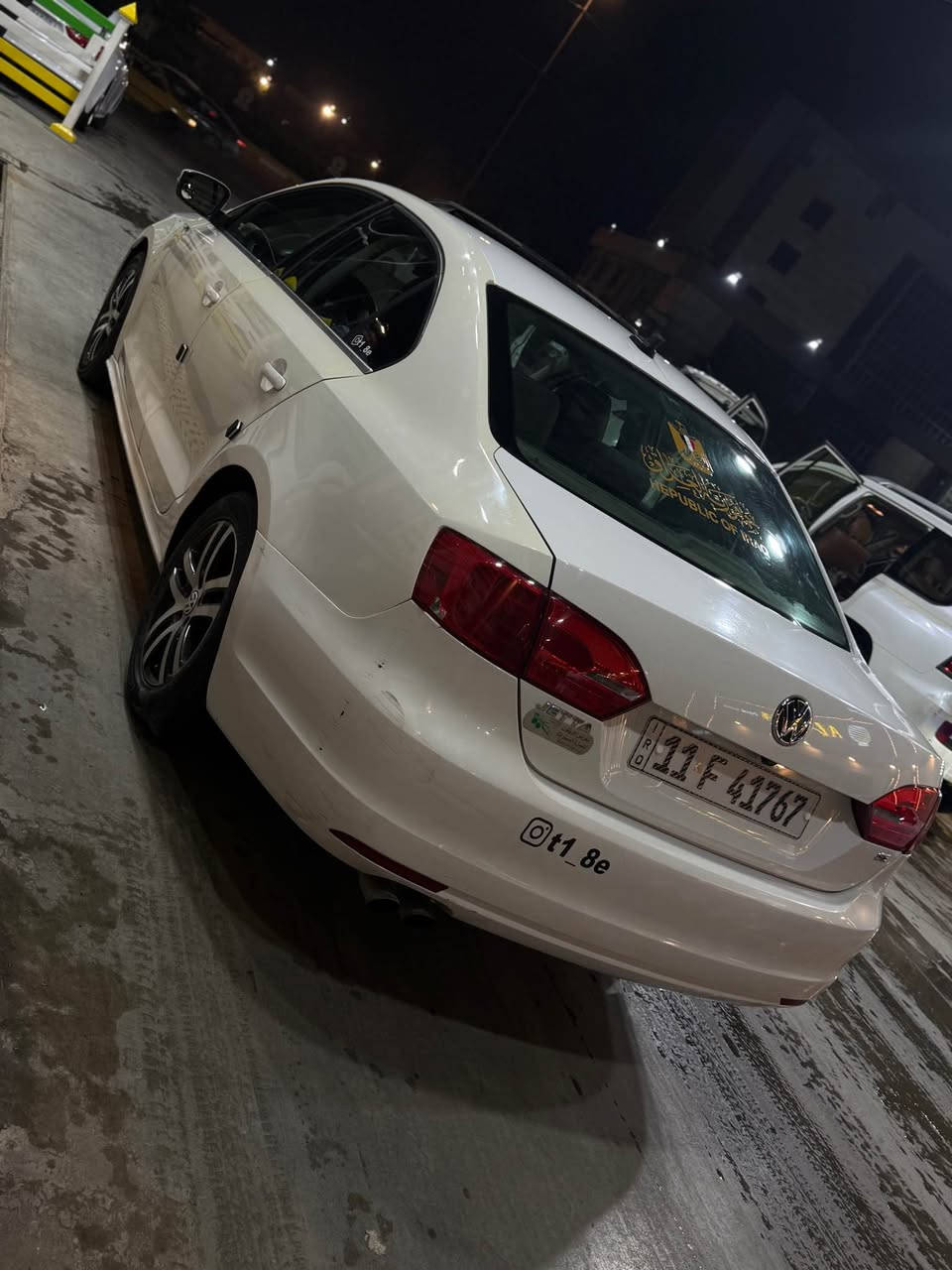 جيتا 2014 ////1800 تيربو
رقم بغداد الجديد بأسمي
گير مكينه تبريد شرط
السياره ماشيه 170 الف
فول مواصفات 
بصمه 
كشن السايق كهرباء
جامات اوتو
بصمة ابواب
بصمة صندوك
فتحة
هيتر بالمري
تدفئة كشنات
شاشه كبيره لمس
سبورت
كشنات تحكم كهرباء
كروز سرعه
بيها ٣ قطع صبغ بدون ارباك او حادث قوي
سيارة غير حادثها بامريكا مابيها اي حادث او ضربه وصور 
الحادث ناشرها ويا الصور
العنوان زيونة قرب مول زيونة
السعر 124$ وبيها مجال
 ***********
 *********** بغداد, العراق
