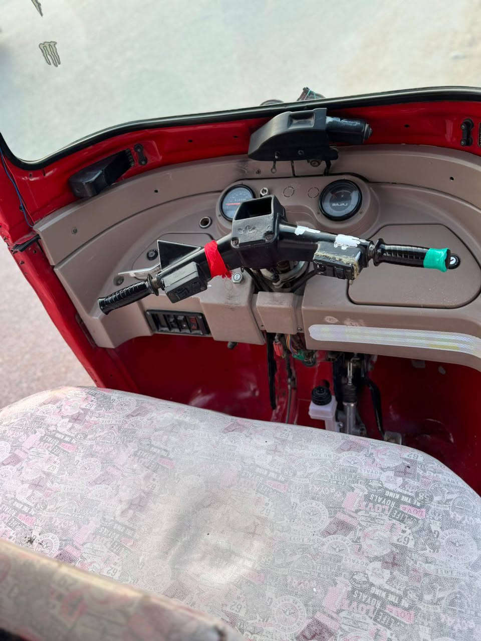 سلام عليكم تكتك للبيع اوراق وهاي كدامك عوزه بس جادر وجاملق تكتك خير من الله شوفه بعيناك المكان طوريج كربلاء ومودل 18بشهر 12 يعني محسوبه 19السعر 4وبيه مجال***********
