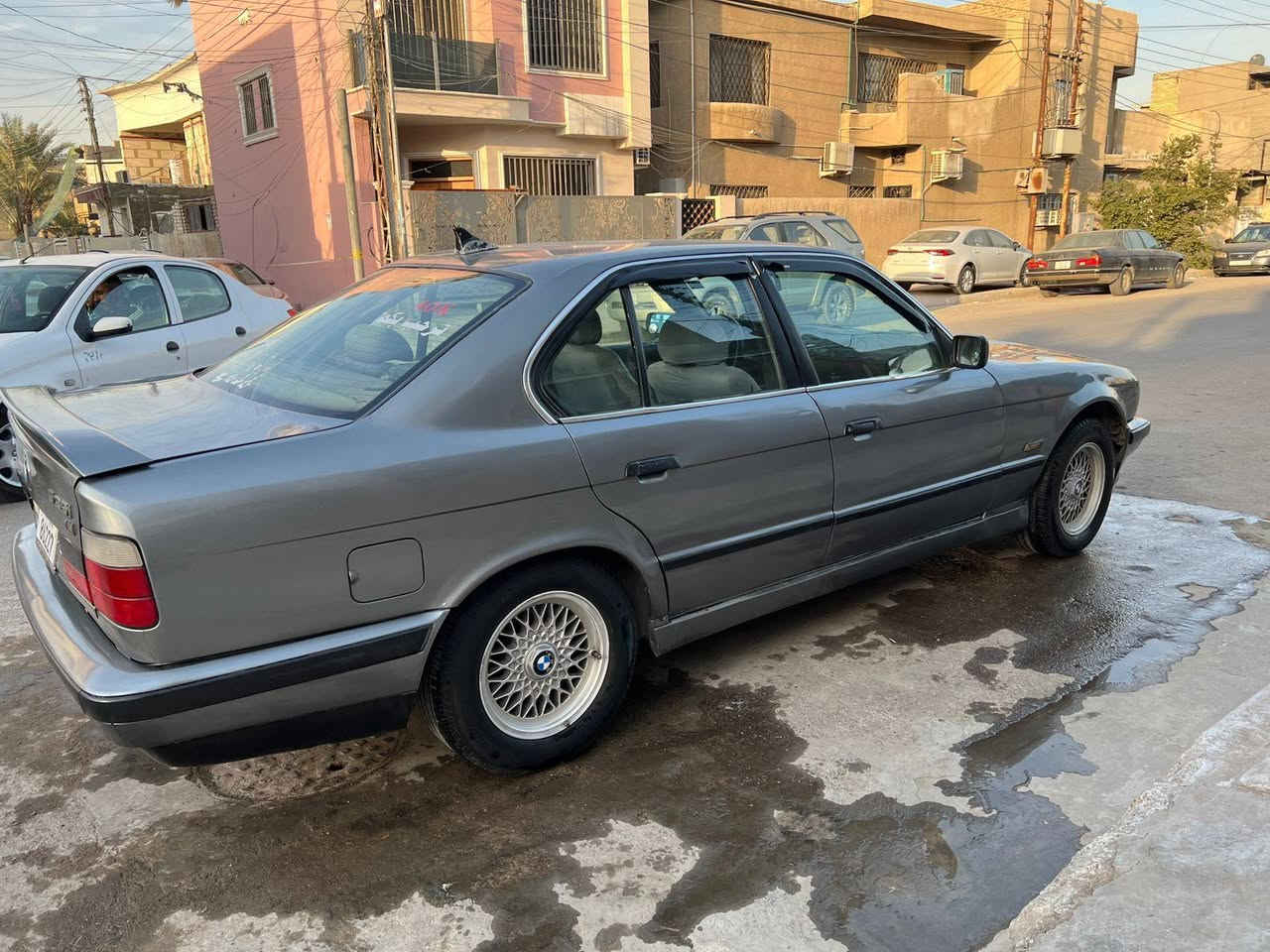 للبيع بي ام موديل 9١ حجم ٥٣٥ كير عادي محرك حاويه جديد  كير وكلج وصينيه جدد حداديه امام وخلف جدد تخم تاير + ويل خليه صار اسبوع من اخذتهن جدد تبريد شغال كهربائيات شغاله لايت زنون هزه صار شهر من دخلت سنويه ل٢٠٢٨ باسمي تحويل ثاني يوم رقم دولي بغدادالسعر ٤٥للاستفسار /*********** مكان بغداد
