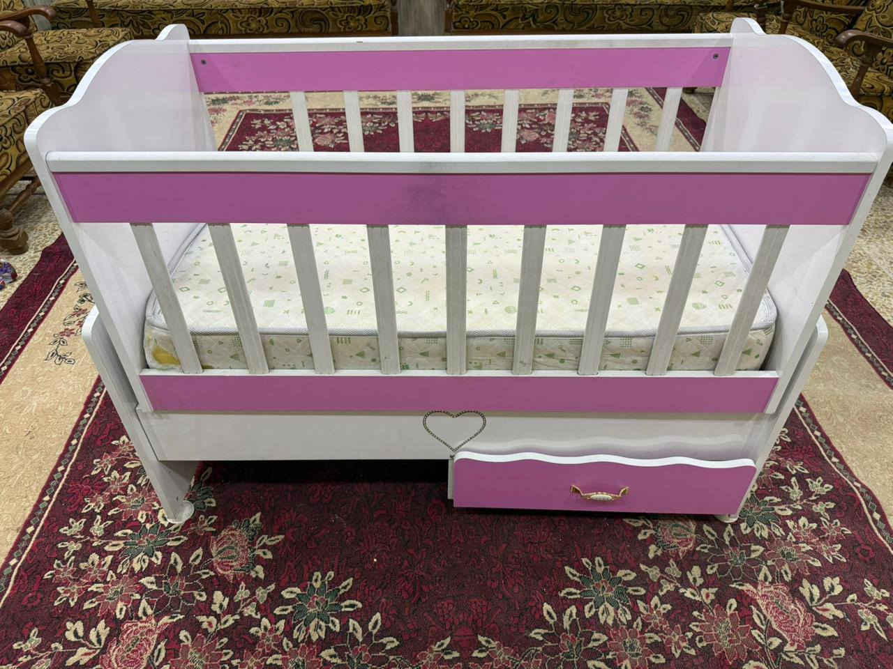 جرباية طفل مع دوشك للبيع السعر 75 للتواصل عالرقم *********** غير متواجد عالفيس
