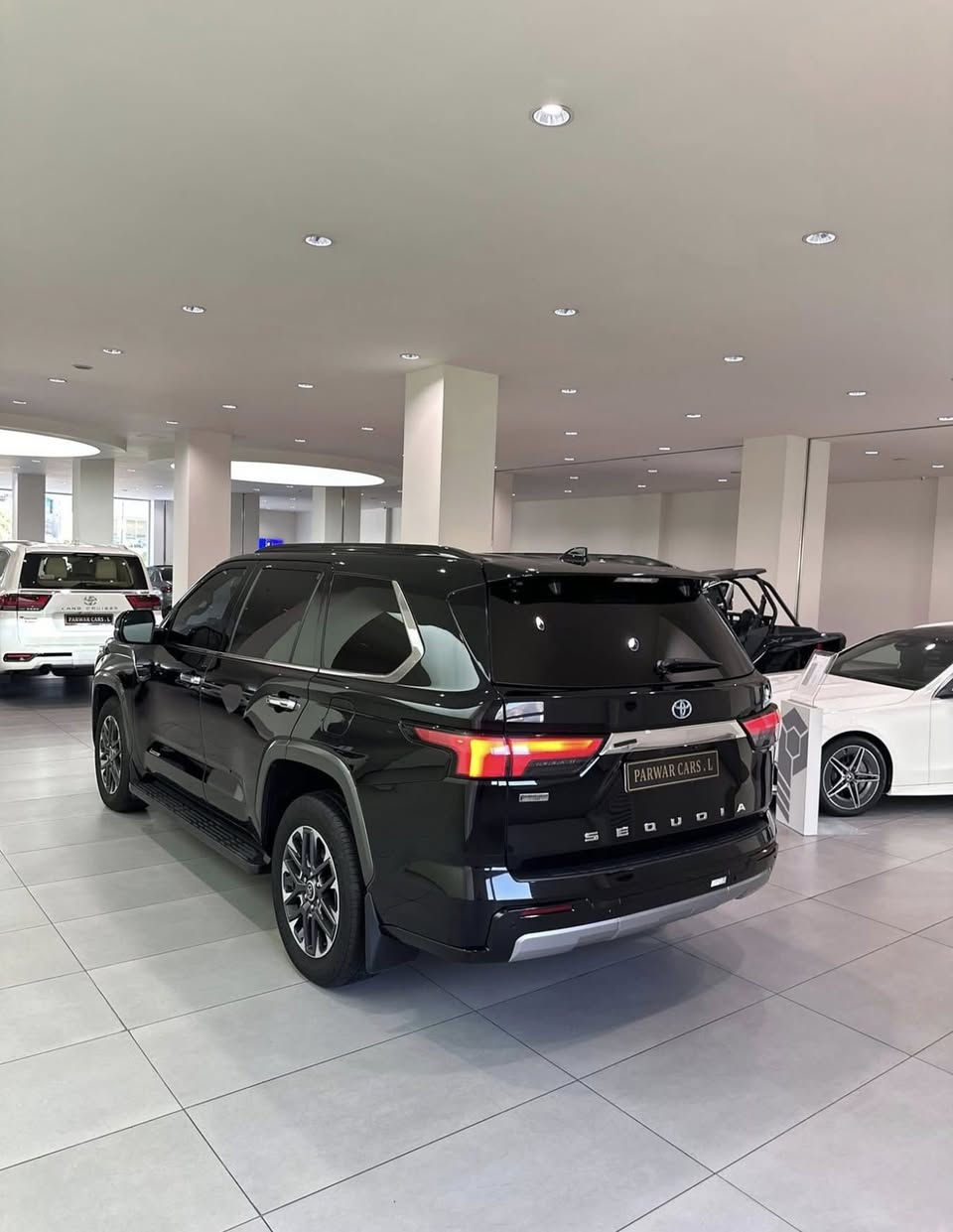 السلام عليكم
تويوتا سيكويا لمتد فول مواصفات 
TOYOTA Sequoia Limited 
موديل ٢٠٢٣ 
وارد كندي 🇨🇦 ضمان دولي بشرط 
بدون صبغ بدون تعديل بدون رصعلات كفالة عامة 
الممشى : 32000 ميل فقط 
محرك : ٦ سلندر توين توربو 
المواصفات : 
بانوراما 
رادار امامي مانع تصادم 
رادار خلفي 
رادار جانبي 
صندوق كهربائي 
مقاعد جلد + خزن + تدفئة + تبريد 
ستيرن هيتر 
پردات خلفية 
٧ راكب 
مقاعد الصف الثالث كهربائية 
كاميرات ٣٦٠ 
ويل ٢٠ انچ المرغوب 
كار پلي + اندرويد اوتو 
وغيرها بعد مواصفات 
السعر : 64.000$  و مجال 
للاستفسار اكثر واتس اب  : 
***********
