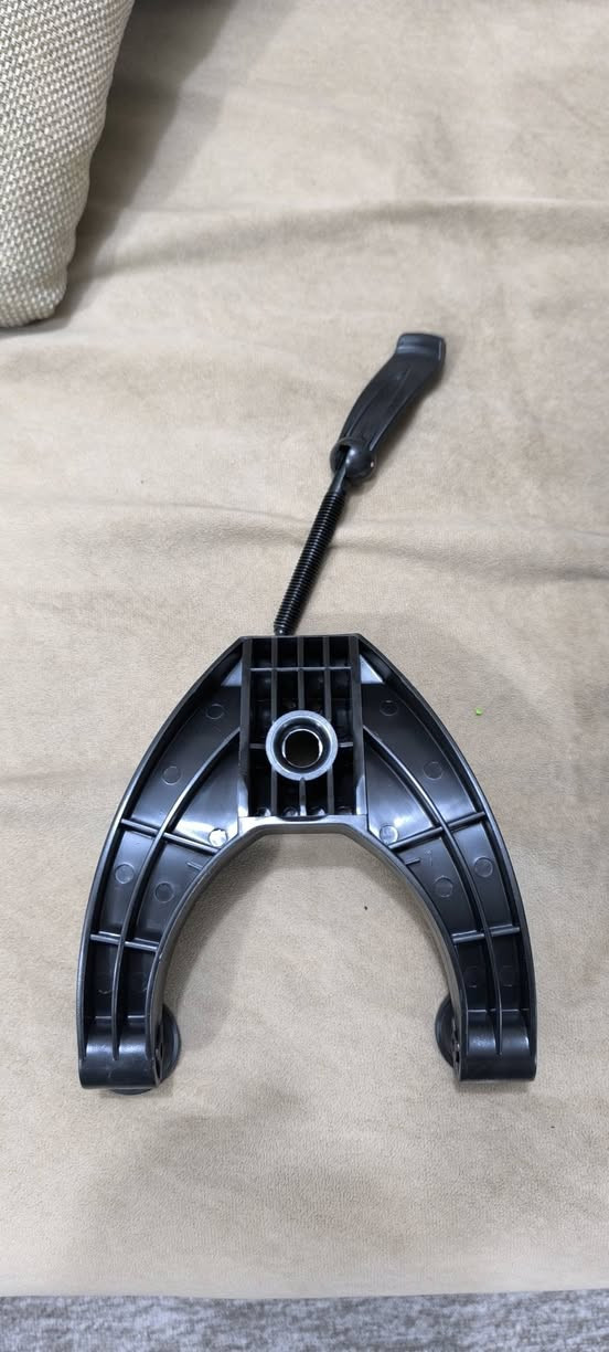 السلام عليكم
دركسيون 
ماركه THRUSTMASTER
فورمولا 1
حجم كبير 
جديد 
نقص محوله 
السعر 300 الف 
موجود توصيل جميع المحافظات


**إذا كنت صاحب هذا الإعلان وتريد حذفه لأي سبب، رجاءا أرسل رسالة إلى الدعم الفني**