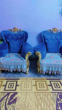 عندي تخم 10 مقاعد نضيفه مكاني بغداد السعر 300  الاستفسار اكثر اتصل 078...