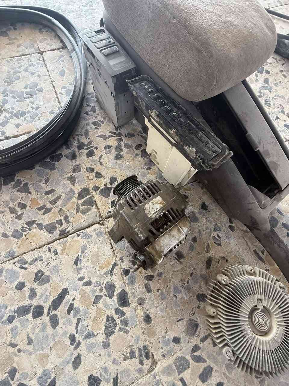 السلام عليكم 
غراض بطه للبيع تحكم تبريد داينمه 120واط ربل جنطه كلج الكبير السعر مناسب ***********نجف
