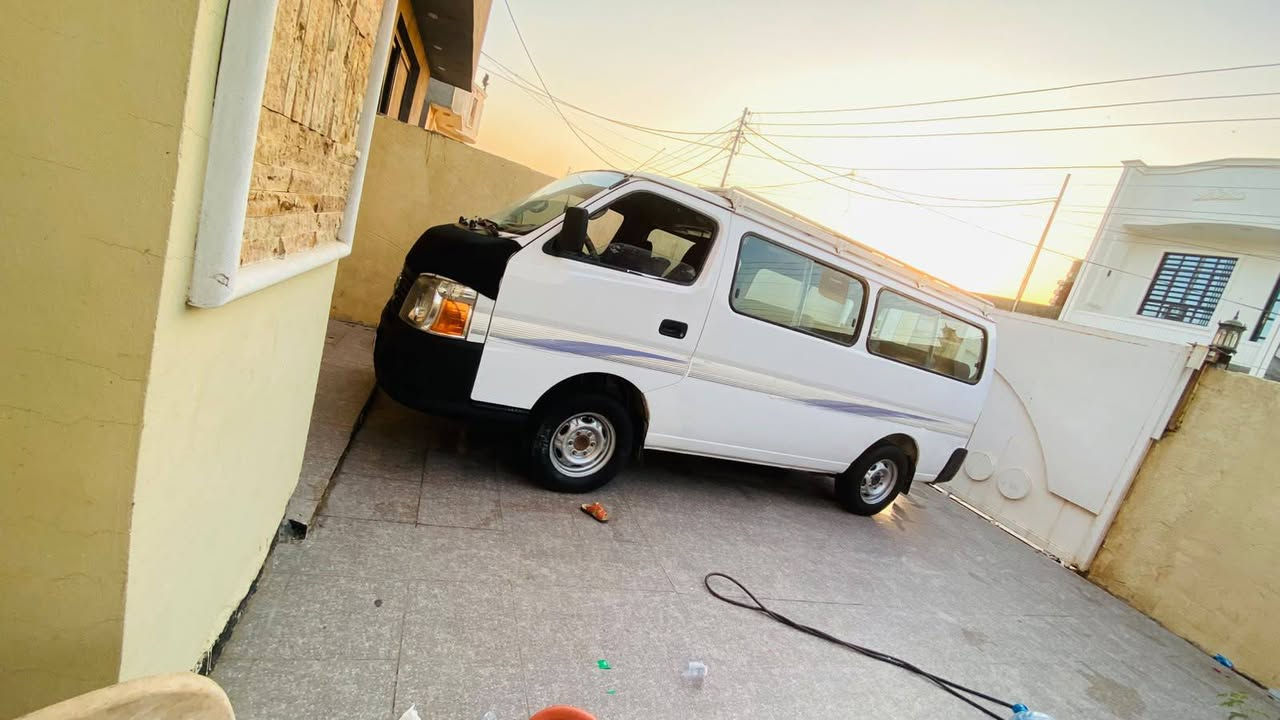 *********** 
نيسان ٢٠٠٩
السياره مكفوله من الضربه والصبغ والتبديل  ما عدا الرباعه مال الواقيات معمرات   دوشمه كاعيه وتنته وكشنات صدر تخم تاير فول
مكينه لا تنقص ولا تبخر جديده
كير كلج اكسل 
السياره خير من الله 
التبريد بي ليك وما يشتغل
رقم انكليزي مصفره من كلشي تحويل ثاني يوم.  ربع ما عليها 
رقم شاصي شعار بالتكمه 
مكاني بابل الاسكندريه السعر ١٠٨ حلة, بابل
