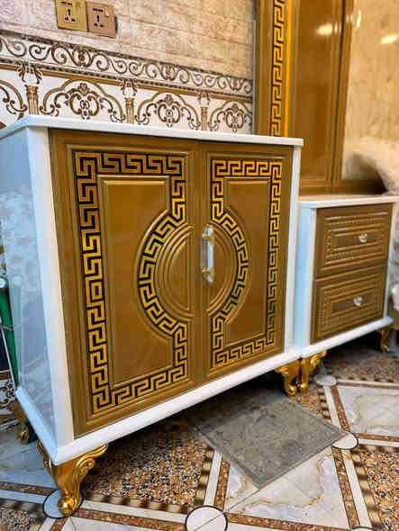 🚨 انطلقت أقوى تخفيضاتنا على موديل الأقواس – فخامة بسعر ولا أروع! 
بلنقد والاقساط

📉 من 2,450,000 دينار عراقي
🔥 إلى 1,950,000 دينار فقط
💥 فرق 500 ألف دينار خلال 6 أيام بس!

✔️ موديل الأقواس – نجارة عراقية 100%
متوفر ضمن وجبة الدرجة الأولى ووجبة الأصباغ (البوية)

✨ تفاصيل الطقم (10 قطع):
• كنتور بطول 330 سم + ملحق 430 سم – ارتفاع 250 سم
• تصنيع داخلي: صاج طبيعي 4 ملم
• وجه الكنتور: MDF سماكة 12 ملم
• الضهر: چرچوبة شد برغي
• القاعدة الأرضية: بلوك صاج
• أبواب نرمادة شريطية
• التقطيع الداخلي: حسب رغبتك
• سكك سلايت – تقطيع بلوك بورد
• الشازون: خزان + طابورية إضافية
• سرير 6 أرجل من بلوك بلاويد
• لون الدوشمة حسب اختيارك
• تصميم فريد بمسكات مختلفة عن باقي الموديلات

🚛 توصيل وتركيب لكافة محافظات العراق بكروه
🛠 صيانة مجانية لمدة سنة كاملة

📍 العنوان: الرمادي التأميم قادسية الاولى
📞 للحجز والاستفسار: ***********

🔹 معرض الجشعمي للأثاث – ثقة محلية بجودة عالية

⏳ الكمية محدودة والعرض ينتهي خلال 6 أيام فقط!
👇 لا تفوّت الفرصة وخلي غرفتك تحچي ذوقك!#الجشعمي الرمادي
