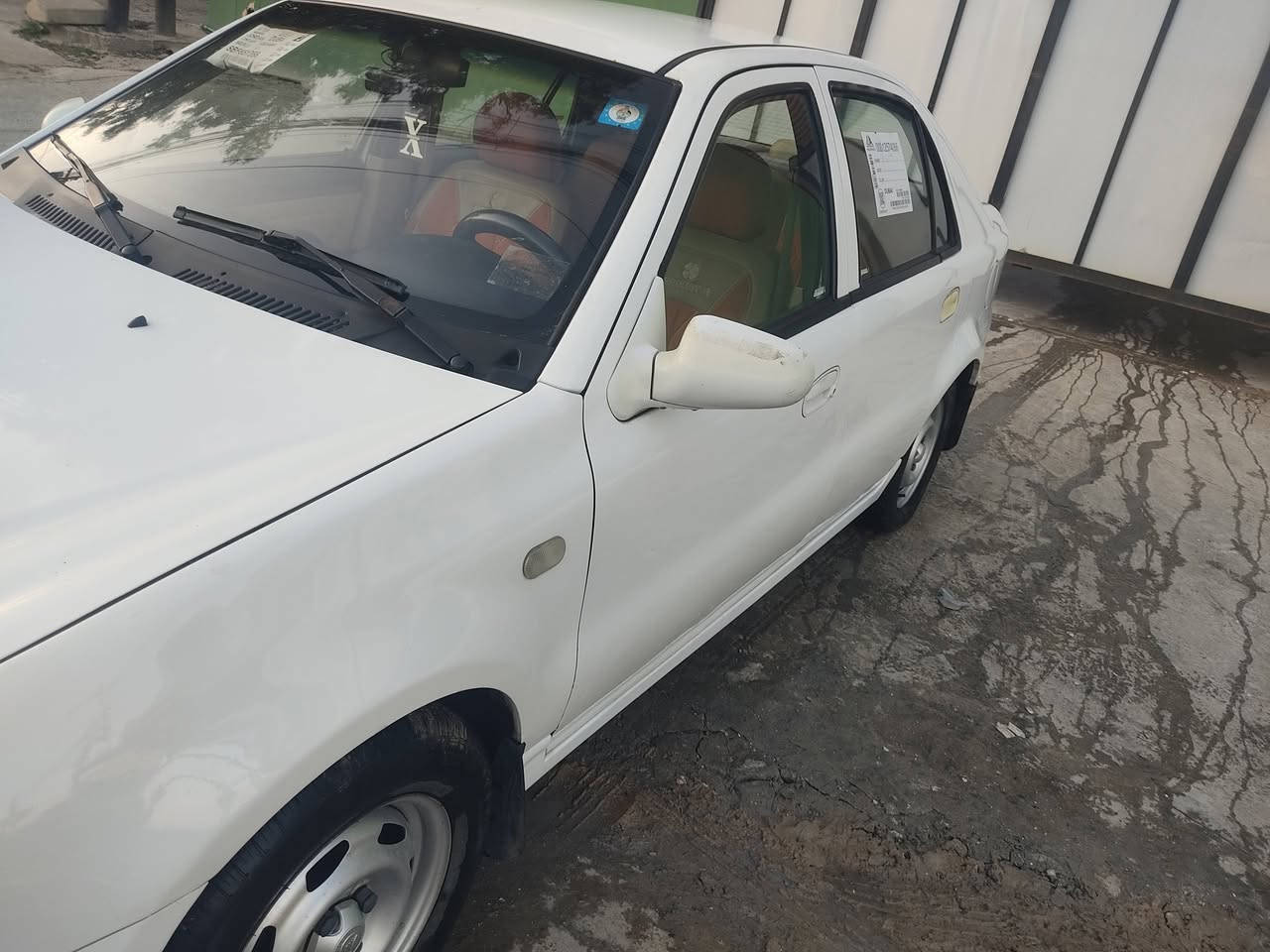 السلام عليكم سيكي 2013 قصة قديمة الدوائر الخلفية مصلحة شرط تبريد تدفئة  هزة وسنوية ورقم جديد كوبون بانزين ورقي السيارة باسمي غرامات صفر السيارة ماشية 146 الف لاصرف ولانفخ طخم جديد تايرات الامامي جدد الخلفي على النص كهربائيات كلها شغالة وين تريد انطيك تراي ...مامتواجد ع فيس ...***********
