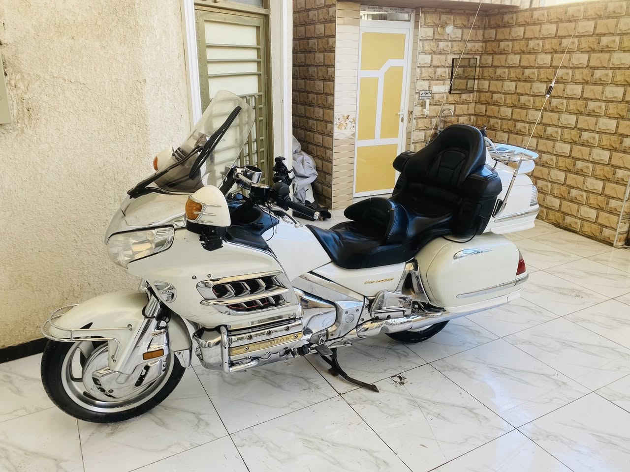 من رخصت لادمن دراجه كولدن 2005 وارد ياباني بدون حادث جاهزه ماناقصه شي  فول سستم بدون رقم الدراجه باقي تفاصيل اتصل ***********
