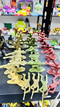 جنود • ٢٩ قطعة • توصيل