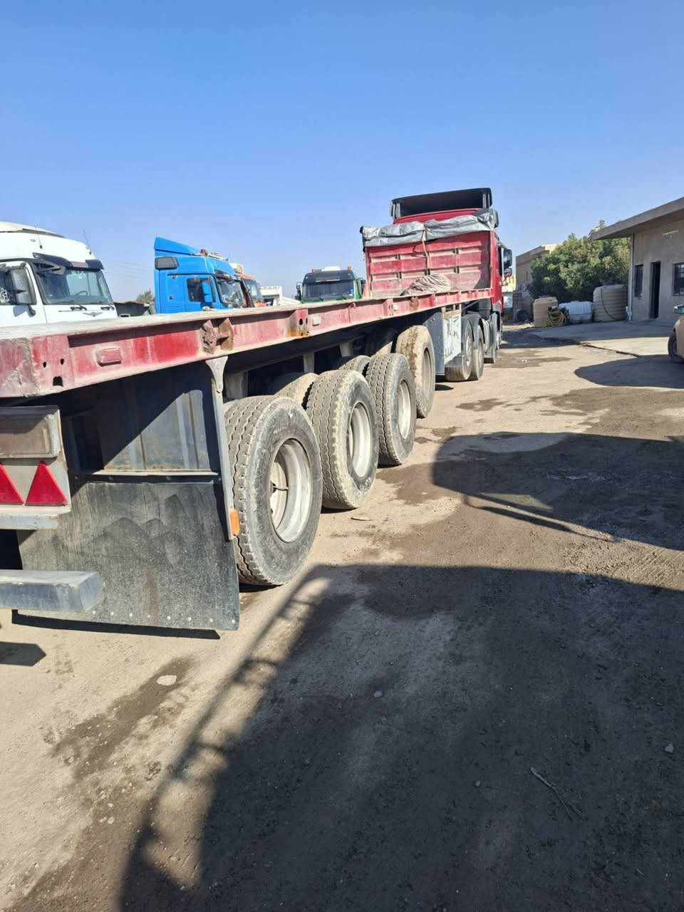 للبيع عربانه حداديه اربع دناكير تخم تاير ***********
