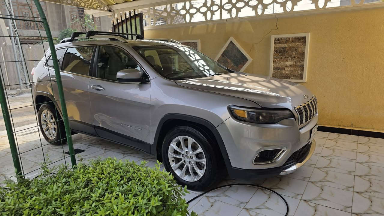 للبيع فقط. 
جيب (بزون) موديل ٢٠١٩ كفالة عامة من الصبغ محرك ( 4 ) 2400 . المرغوب . يعني انسى صرف . 
كفالة.  كير . محرك . كشر . 
لايت زنون .. هندبريك بصمة .. 
غرفتها جديدة جداً . تحكم مقود .. تخم تاير .. محرك جديد مامفتوح . 
كلشي شغال بيها .. ماشية ١٤٠ بأسمي رقم بابل الجديد . 
{138} وبيها مجال . صور الحادث مرفقة مع المنشور .


**إذا كنت صاحب هذا الإعلان وتريد حذفه لأي سبب، رجاءا أرسل رسالة إلى الدعم الفني**