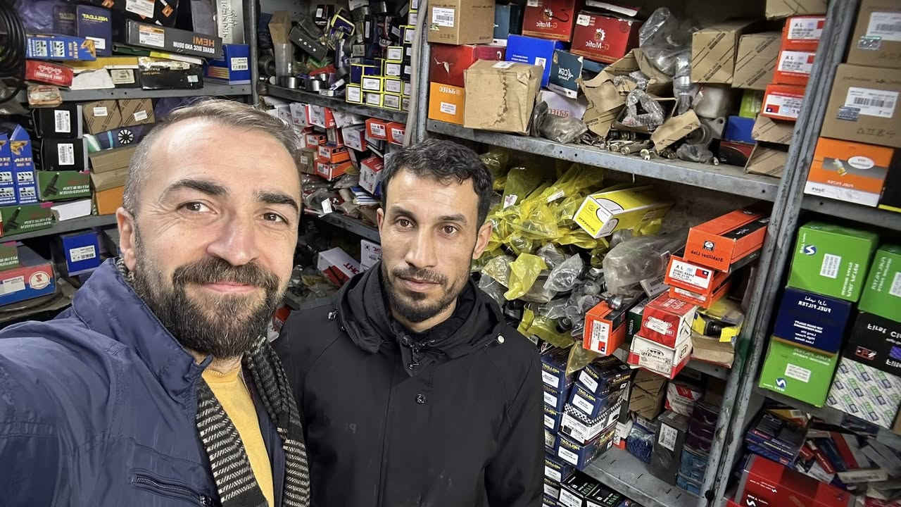 كثير سالوني على ادوات باسعار مناسبة ومضمونة
ماقول بضيافة عبدالله اللويزي لان من اهل الدار الله شاهد ماقصر معانا.. شغل معدل وينصح وكلشي يوفرلك لاتدوخ ولاتفرفر
الله يبارك برزقه إن شآء الله 
مكانه سايدين براوي عالشارع العام
وتدللون..


**إذا كنت صاحب هذا الإعلان وتريد حذفه لأي سبب، رجاءا أرسل رسالة إلى الدعم الفني**