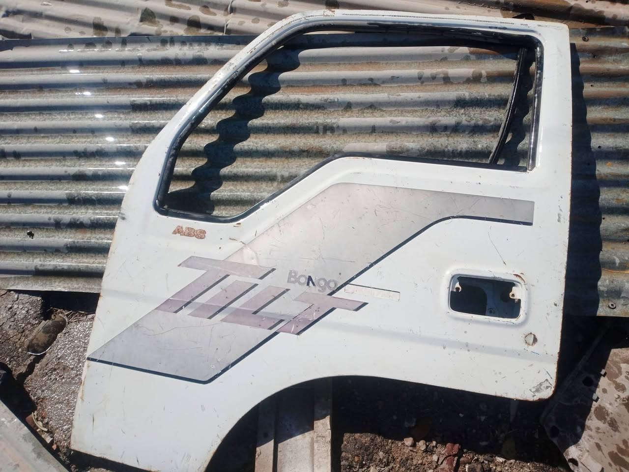 سلام عليكم باب ام عيون جديد بلادي جهت لسايق باب دمعة جهت لسكن نضفات قيم بليرضي الله ***********
