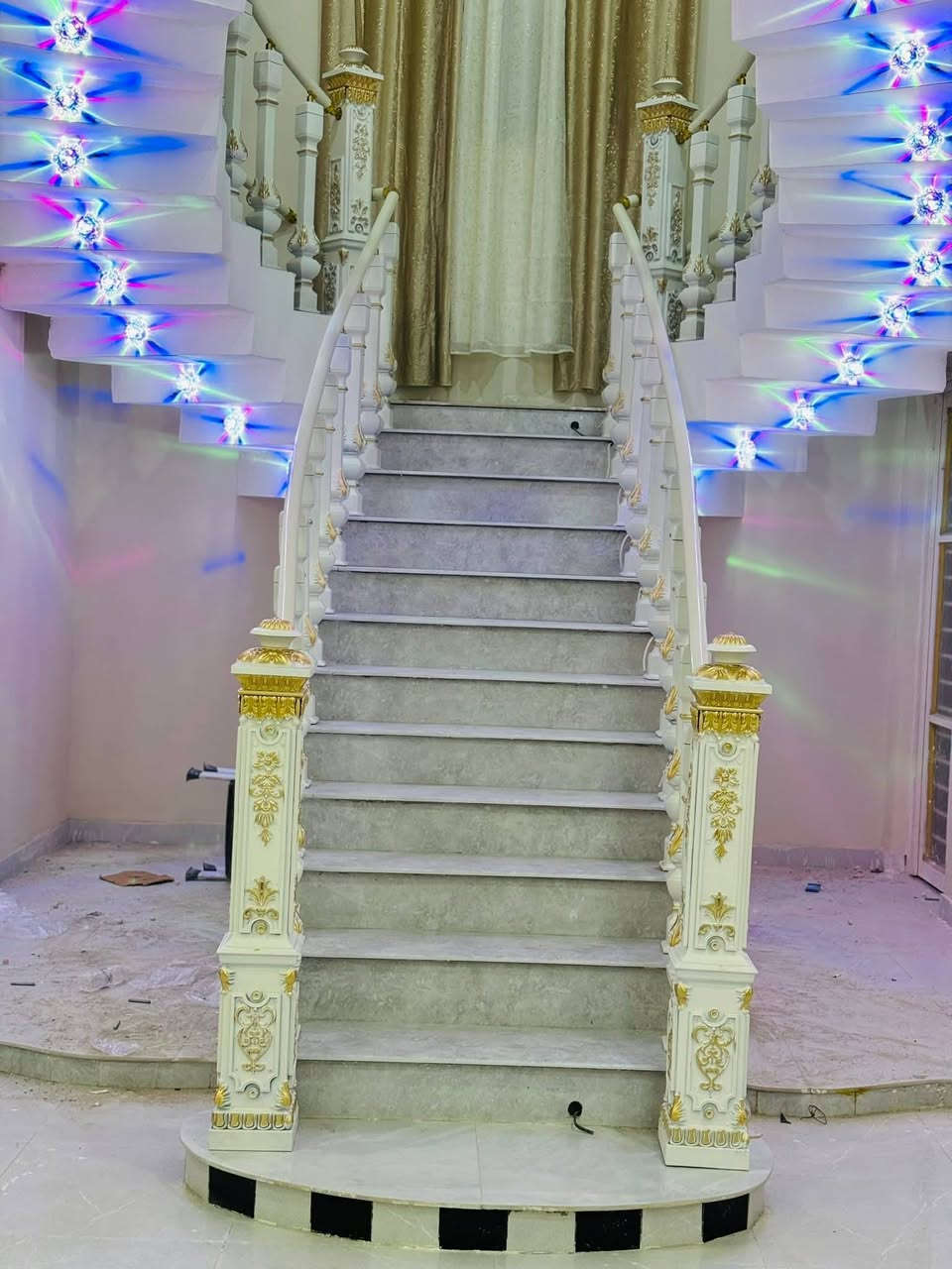 السلام عليكم
زبائنا الكرام وفرنالكم محجر درج نوع ملكي حسب الطلب الزبون متوفر جميع الالوان سعر البايه  20الف تخفيضات الثقيل وزن البايه الوحده 4كلو وزن الدنكه الكبيره الملكي 16كيلو درجه والى ضمان بل عمل مصدق 
*********** متوفر واتساب
